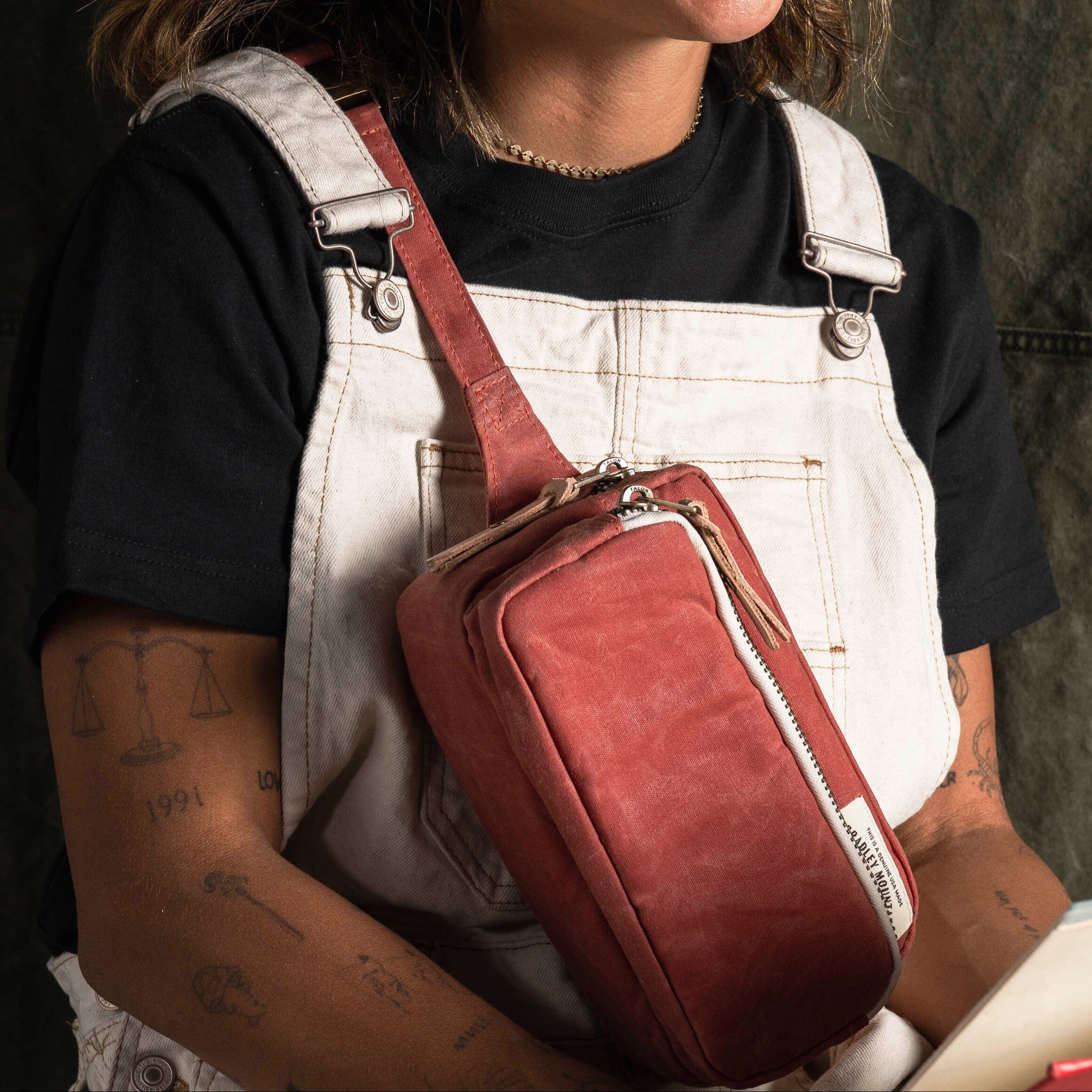 Pointer Crossbody Bag - Dusty Red