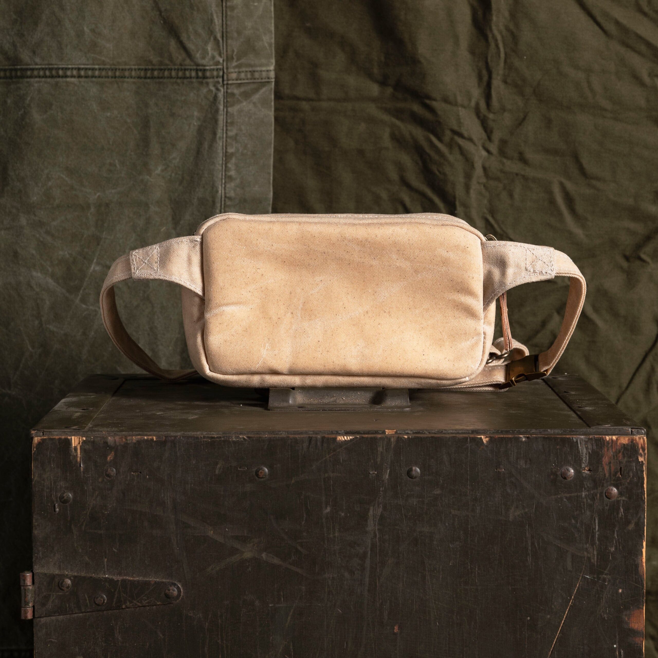 Pointer Crossbody Bag - Oatmeal